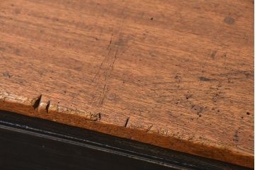 アンティーク家具　アンティークペイント　シックな脚付きモールガラスキッチンキャビネット(食器棚、収納棚)