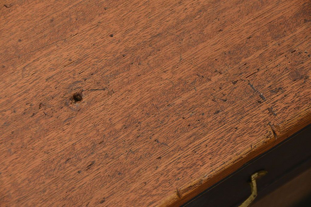 アンティーク家具　アンティークペイント　シックな脚付きモールガラスキッチンキャビネット(食器棚、収納棚)