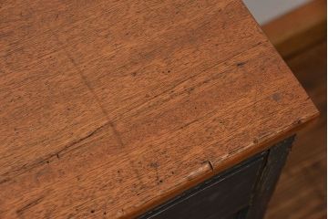 アンティーク家具　アンティークペイント　シックな脚付きモールガラスキッチンキャビネット(食器棚、収納棚)