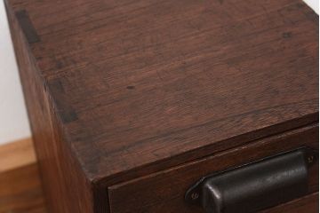アンティーク家具　アンティーク 古い木の四段小引き出し