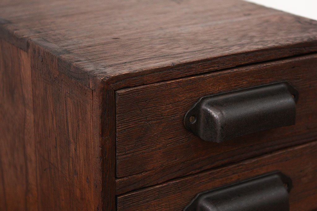 アンティーク家具　アンティーク 古い木の四段小引き出し