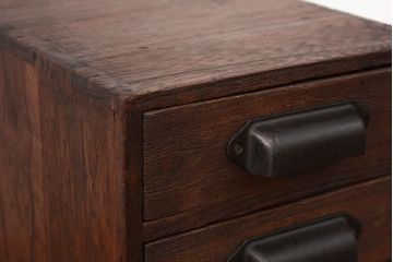アンティーク家具　アンティーク 古い木の四段小引き出し