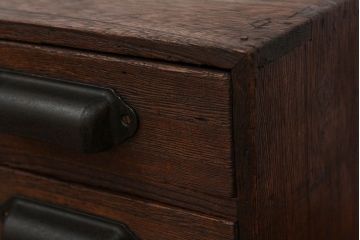 アンティーク家具　アンティーク 古い木の四段小引き出し