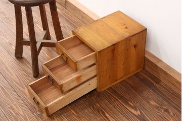 レトロ家具　昭和レトロ 古い木の三段小引き出し