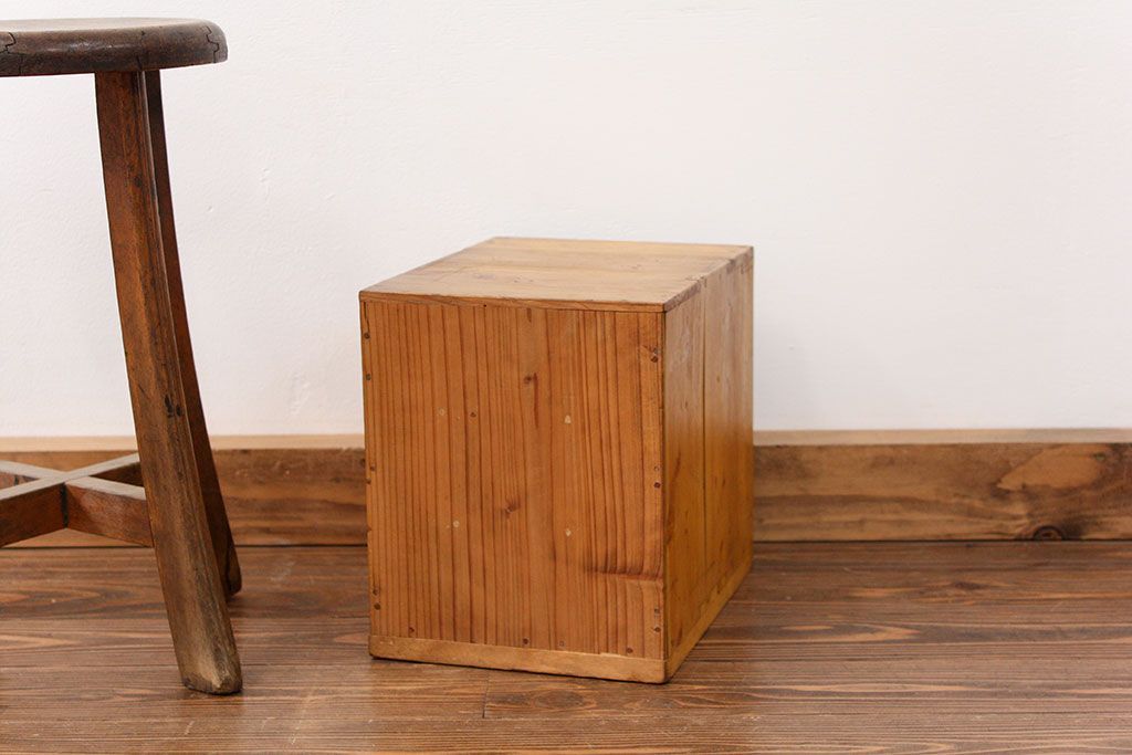 レトロ家具　昭和レトロ 古い木の三段小引き出し