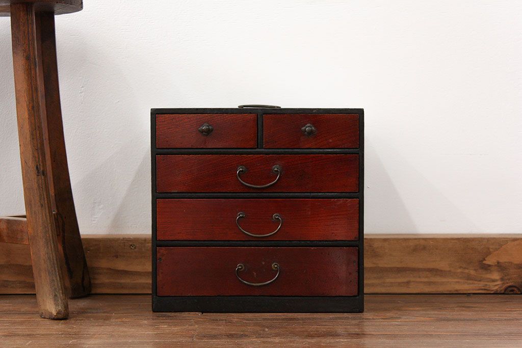 アンティーク家具　古民具・骨董 前面欅材の5杯小引き出し