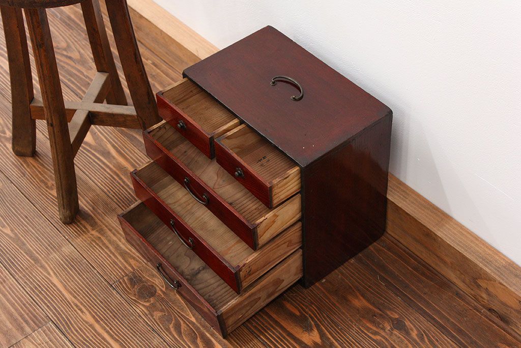 アンティーク家具　古民具・骨董 前面欅材の5杯小引き出し