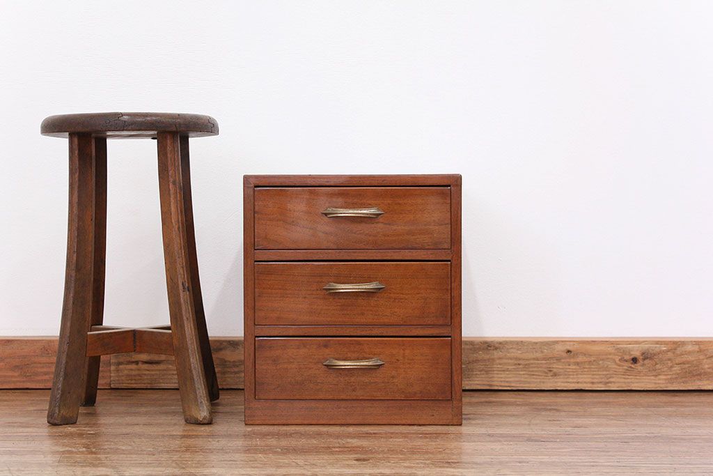 レトロ家具　昭和レトロ 引き出し3杯のアンティーク小引き出し　