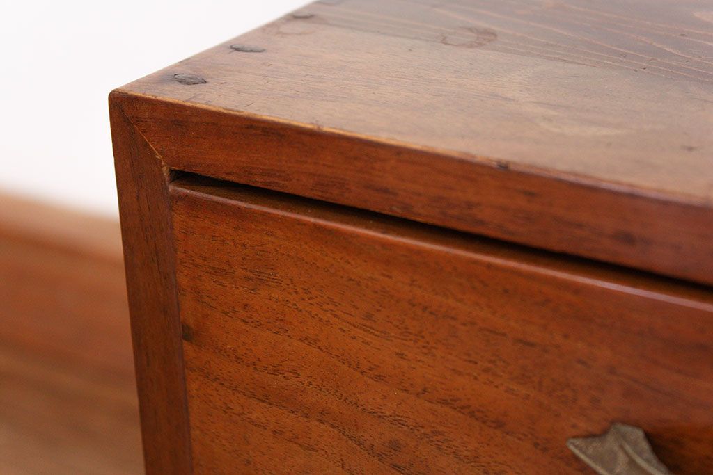 レトロ家具　昭和レトロ 引き出し3杯のアンティーク小引き出し　