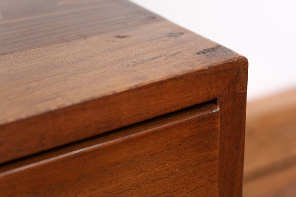 レトロ家具　昭和レトロ 引き出し3杯のアンティーク小引き出し　