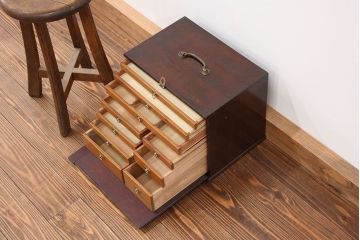 レトロ家具　昭和レトロ 珍品　歯医者さんの古い往診箱(小引き出し)