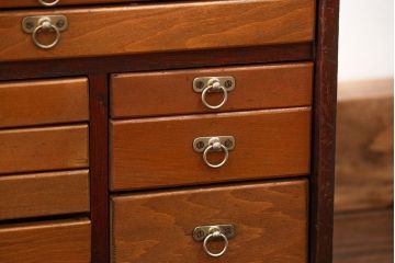 レトロ家具　昭和レトロ 珍品　歯医者さんの古い往診箱(小引き出し)
