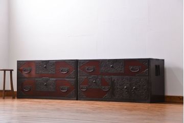 アンティーク家具　古民具・骨董 観音開き戸付きの変わり型　前面欅材佐渡箪笥(八幡箪笥)