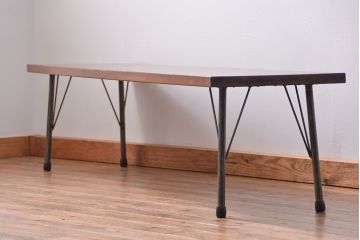 和製アンティーク　天板一枚板　使い込まれた古材天板の鉄脚テーブル(作業台、センターテーブル、店舗什器)(R-013467)