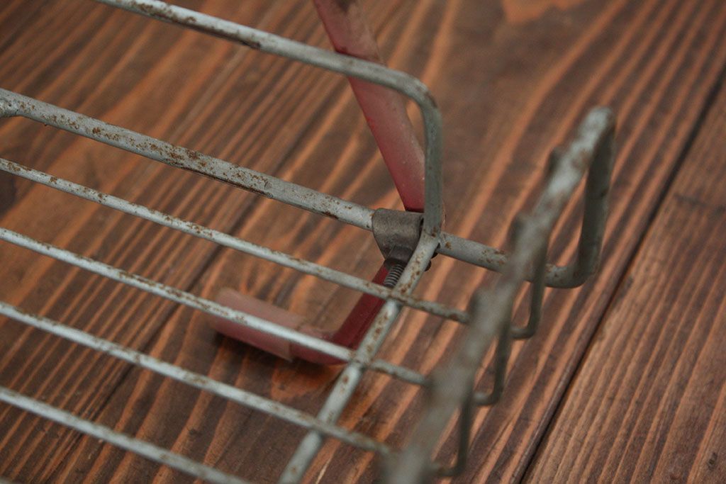 レトロ家具　昭和レトロ 古い商店の小さなアイアンラック(飾り棚、陳列棚)