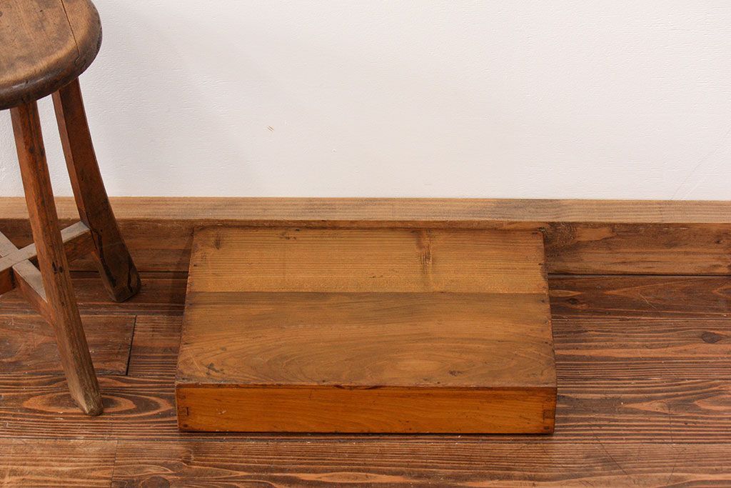 アンティーク家具　アンティーク 古い木のコレクションボックス(ガラスケース、ショーケース)