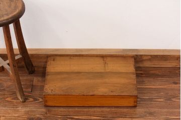 アンティーク家具　アンティーク 古い木のコレクションボックス(ガラスケース、ショーケース)