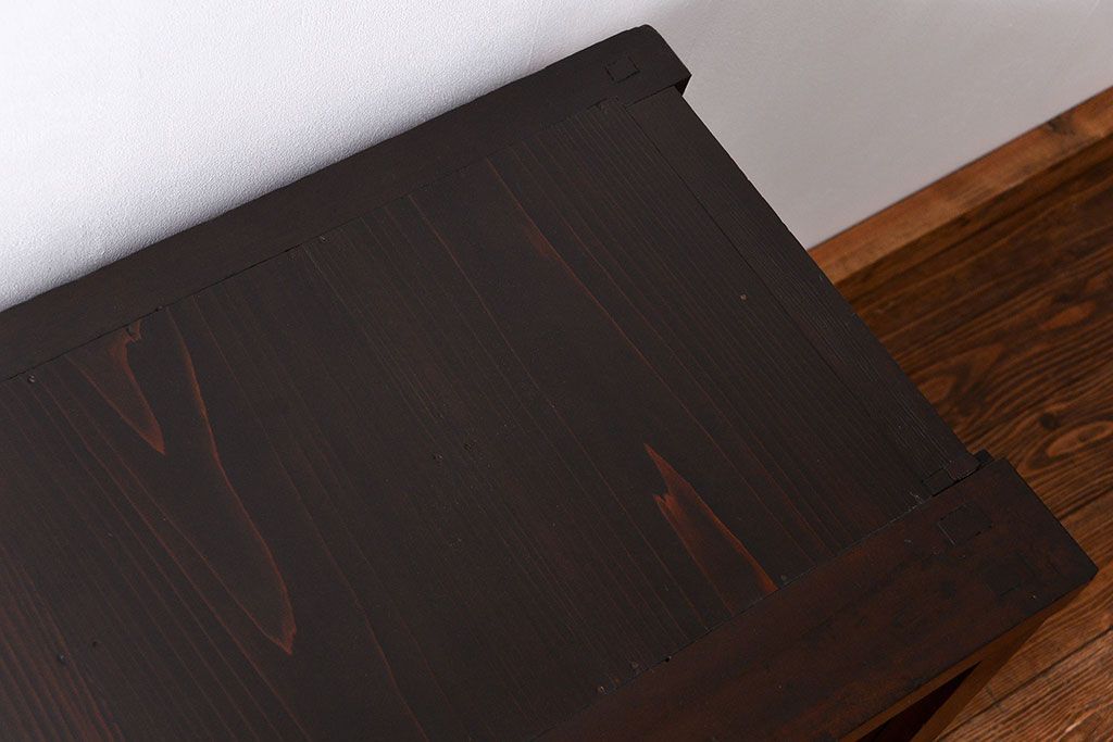 アンティーク家具　古民具・骨董 味わい深い縦桟引き戸の収納箪笥　サイドボード(下駄箱、水屋箪笥)