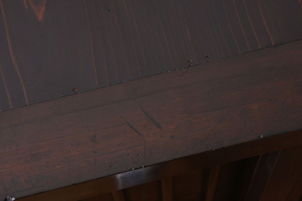 アンティーク家具　古民具・骨董 味わい深い縦桟引き戸の収納箪笥　サイドボード(下駄箱、水屋箪笥)