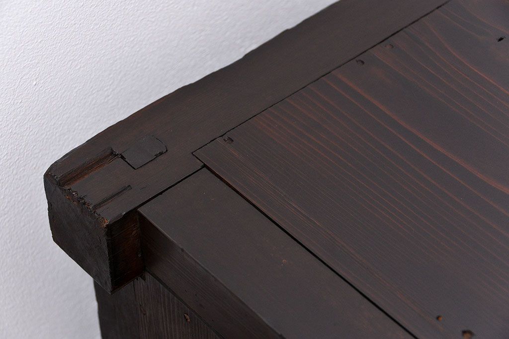 アンティーク家具　古民具・骨董 味わい深い縦桟引き戸の収納箪笥　サイドボード(下駄箱、水屋箪笥)