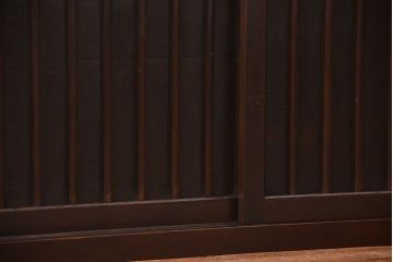 アンティーク家具　古民具・骨董 味わい深い縦桟引き戸の収納箪笥　サイドボード(下駄箱、水屋箪笥)