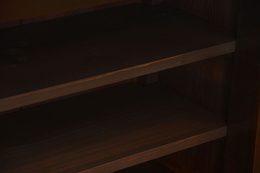 アンティーク家具　古民具・骨董 味わい深い縦桟引き戸の収納箪笥　サイドボード(下駄箱、水屋箪笥)