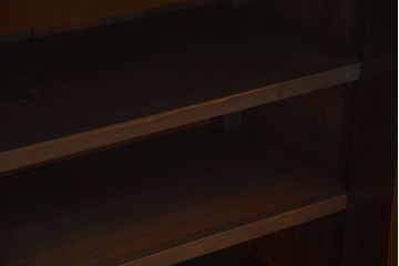 アンティーク家具　古民具・骨董 味わい深い縦桟引き戸の収納箪笥　サイドボード(下駄箱、水屋箪笥)