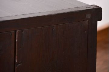 アンティーク家具　古民具・骨董 味わい深い縦桟引き戸の収納箪笥　サイドボード(下駄箱、水屋箪笥)