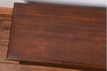 アンティーク家具　アンティーク 古いタバコ屋の小振りな横長ガラスケース(収納棚、ローボード、飾り棚)