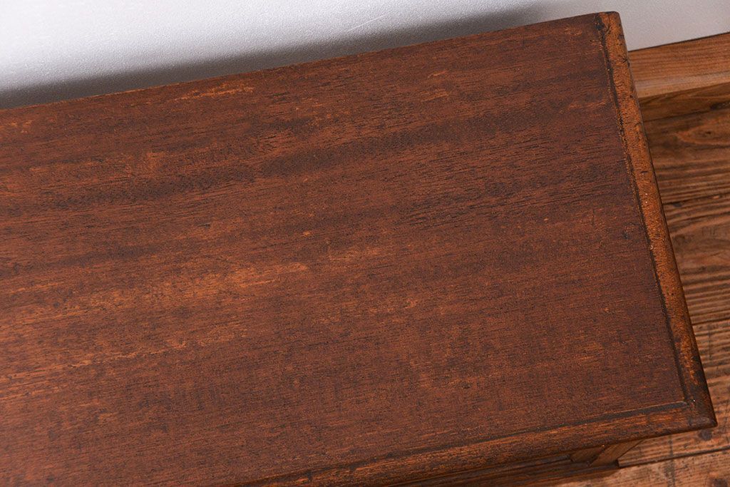 アンティーク家具　アンティーク 古いタバコ屋の小振りな横長ガラスケース(収納棚、ローボード、飾り棚)