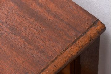 アンティーク家具　アンティーク 古いタバコ屋の小振りな横長ガラスケース(収納棚、ローボード、飾り棚)