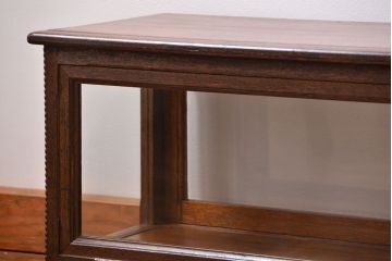 アンティーク家具　アンティーク 古いタバコ屋の小振りな横長ガラスケース(収納棚、ローボード、飾り棚)