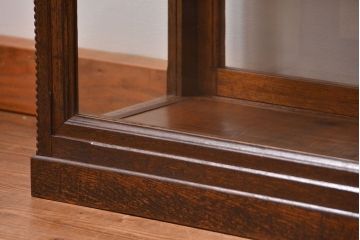 アンティーク家具　アンティーク 古いタバコ屋の小振りな横長ガラスケース(収納棚、ローボード、飾り棚)
