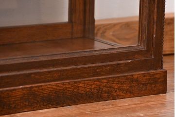 アンティーク家具　アンティーク 古いタバコ屋の小振りな横長ガラスケース(収納棚、ローボード、飾り棚)