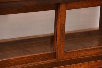 アンティーク家具　アンティーク 古いタバコ屋の小振りな横長ガラスケース(収納棚、ローボード、飾り棚)