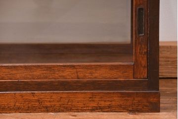 アンティーク家具　アンティーク 古いタバコ屋の小振りな横長ガラスケース(収納棚、ローボード、飾り棚)