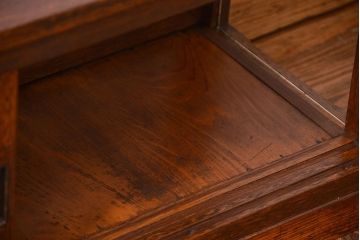 アンティーク家具　アンティーク 古いタバコ屋の小振りな横長ガラスケース(収納棚、ローボード、飾り棚)