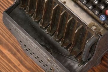 アンティーク雑貨　ジャンク品 アンティーク ブラント社製 小ぶりなキャッシャー(レジスター)