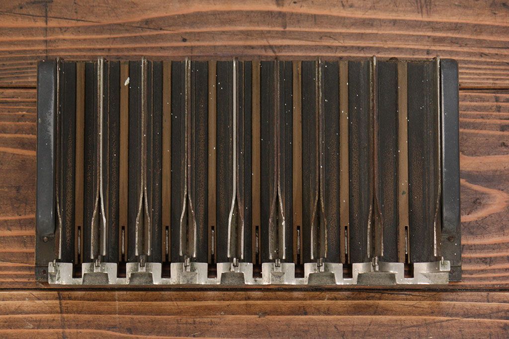 アンティーク雑貨　ジャンク品 アンティーク ブラント社製 小ぶりなキャッシャー(レジスター)