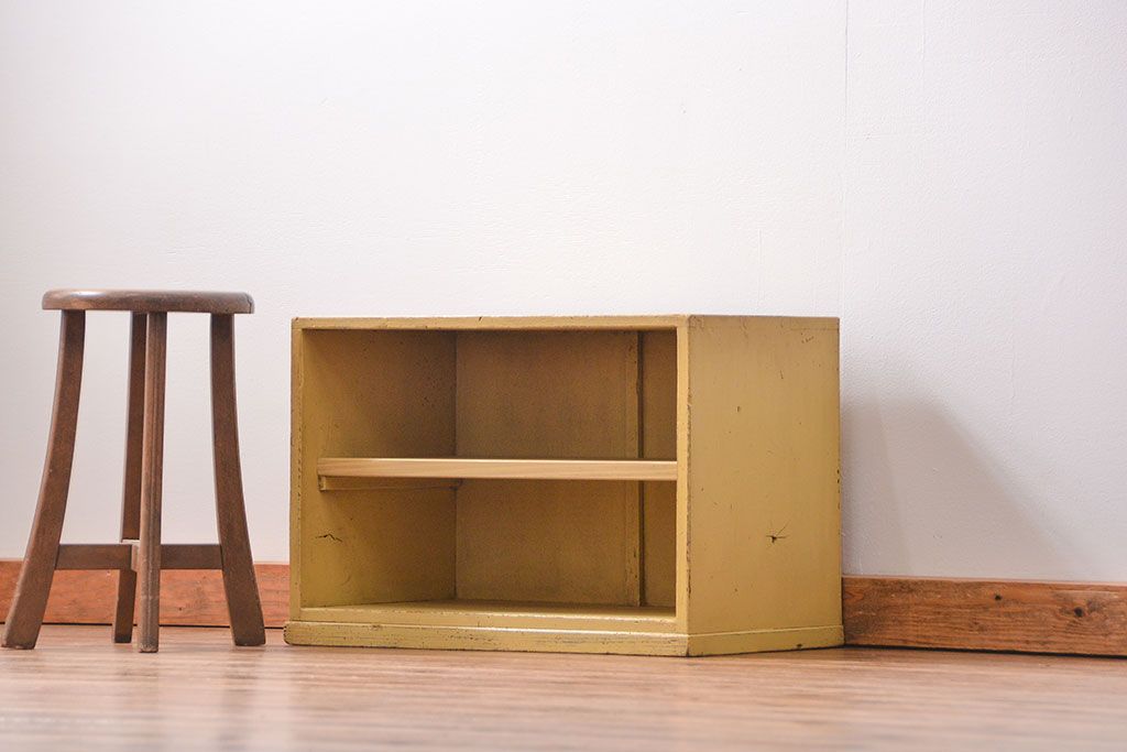 アンティーク家具　アンティークペイント　小さな飾り棚(収納棚)