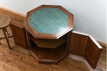 アンティーク家具　海外輸入品　大理石オクタゴン高級サイドテーブル(机、キャビネット)