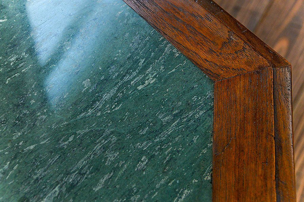 アンティーク家具　海外輸入品　大理石オクタゴン高級サイドテーブル(机、キャビネット)