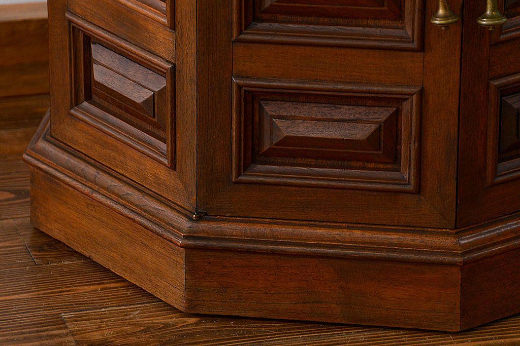 アンティーク家具　海外輸入品　大理石オクタゴン高級サイドテーブル(机、キャビネット)