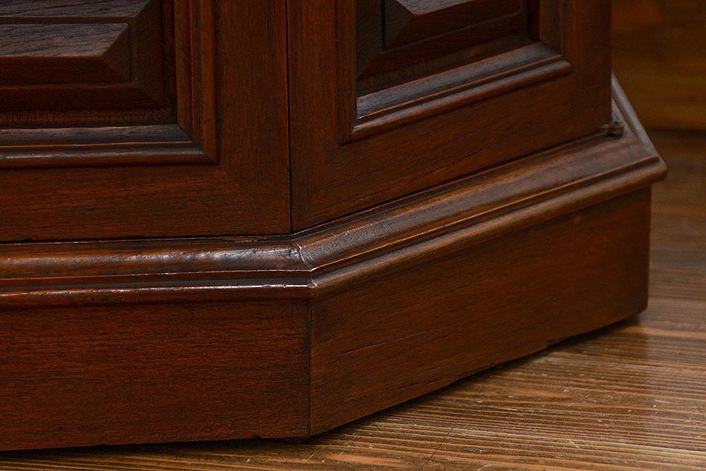 アンティーク家具　海外輸入品　大理石オクタゴン高級サイドテーブル(机、キャビネット)