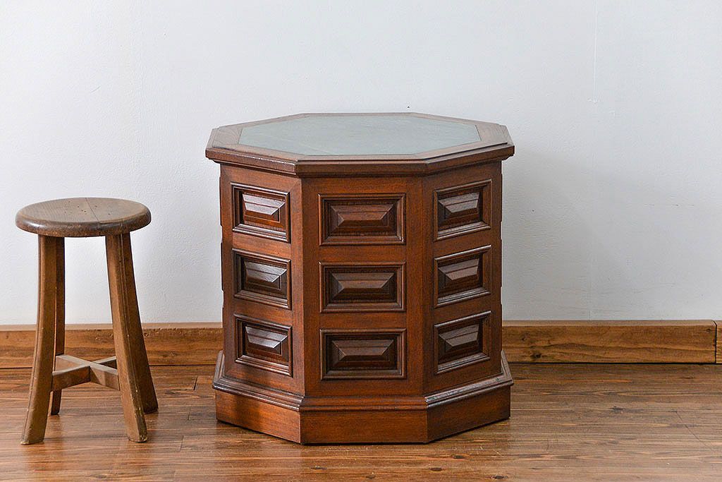 アンティーク家具　海外輸入品　大理石オクタゴン高級サイドテーブル(机、キャビネット)