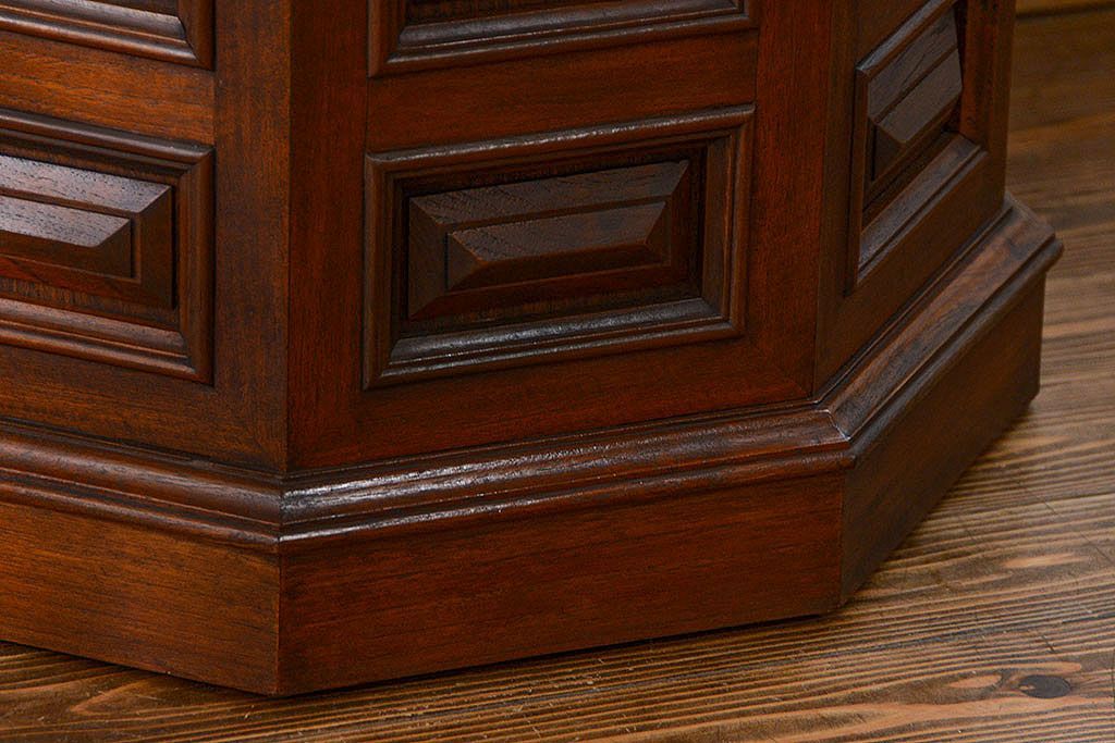 アンティーク家具　海外輸入品　大理石オクタゴン高級サイドテーブル(机、キャビネット)