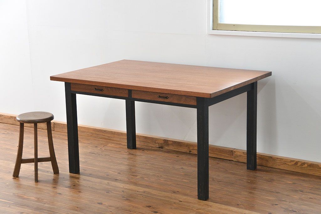 アンティークペイント　古い作業台をリメイクした　引き出し付きダイニングテーブル(机)