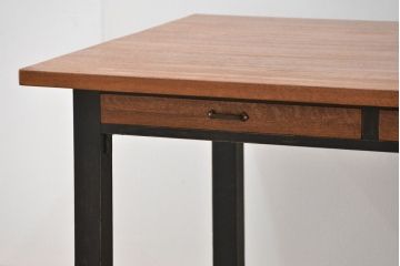 アンティークペイント　古い作業台をリメイクした　引き出し付きダイニングテーブル(机)