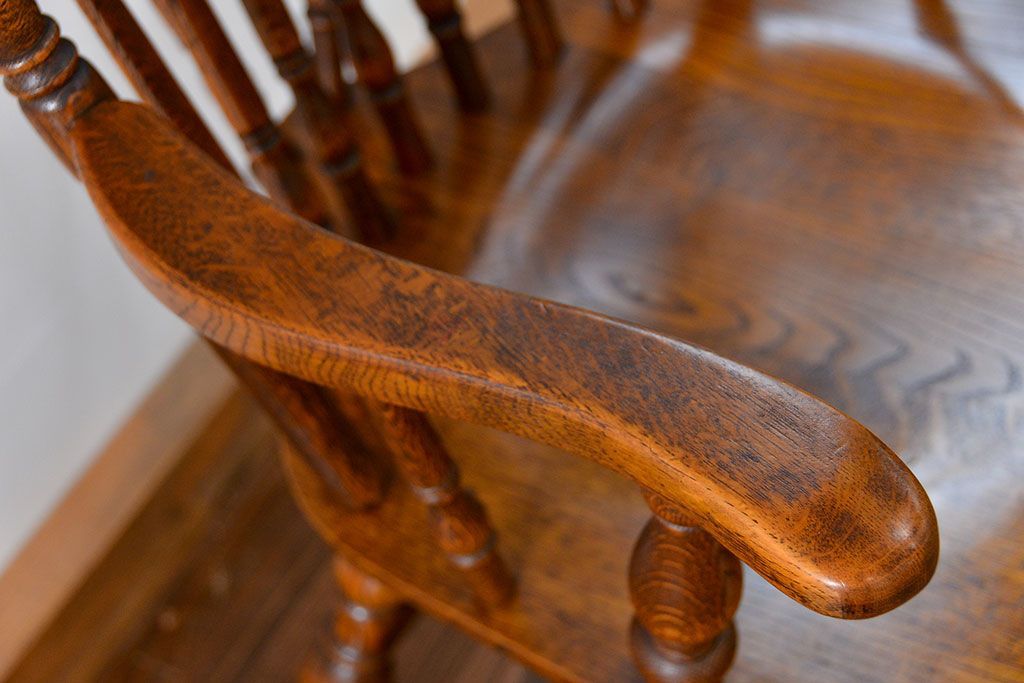 中古　古いナラ材のアームチェア(補修有り)　(椅子、イス)