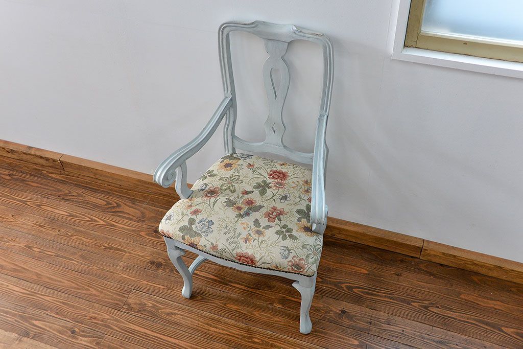 ヴィンテージ家具　海外ビンテージ　アンティークペイント仕上げ　かわいいアームチェア(1)(椅子、イス)
